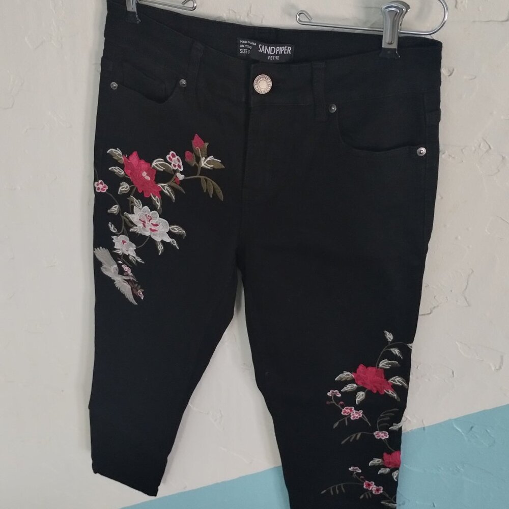 SandPiper Petite Black Floral Embroidered Ankle Pants - Picture 6 of 9